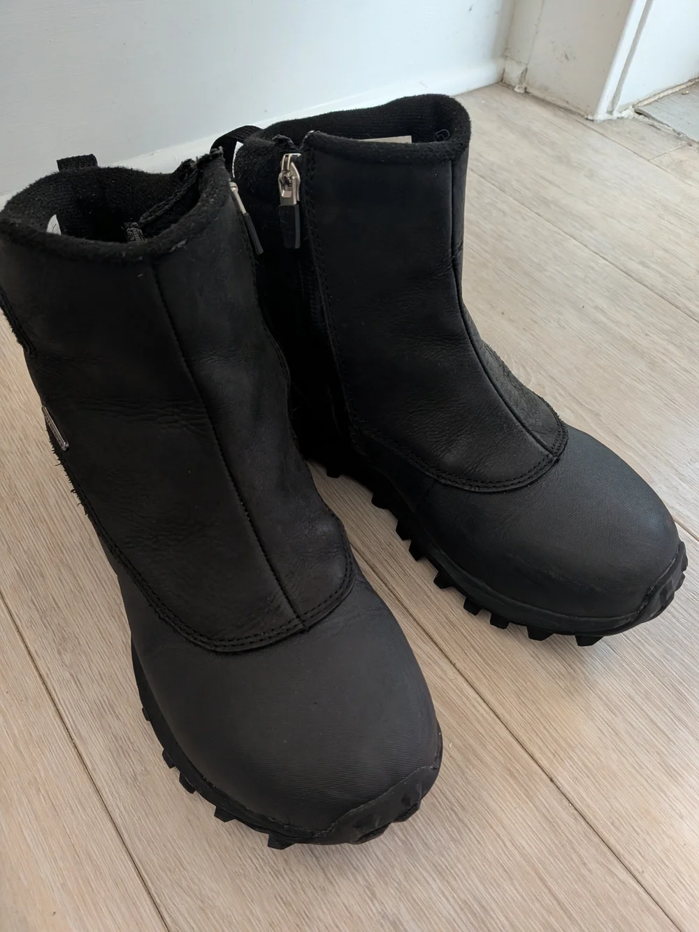Merrell Women's Black Winter Zip Snow Boots